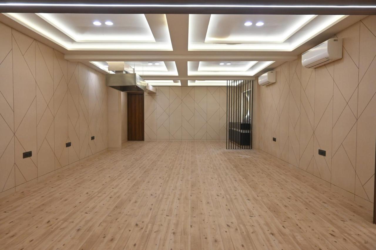 Hotel Privya Rooms And Banquet Surat Exterior foto