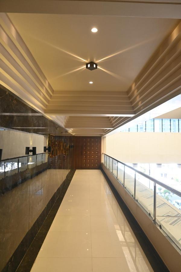 Hotel Privya Rooms And Banquet Surat Exterior foto