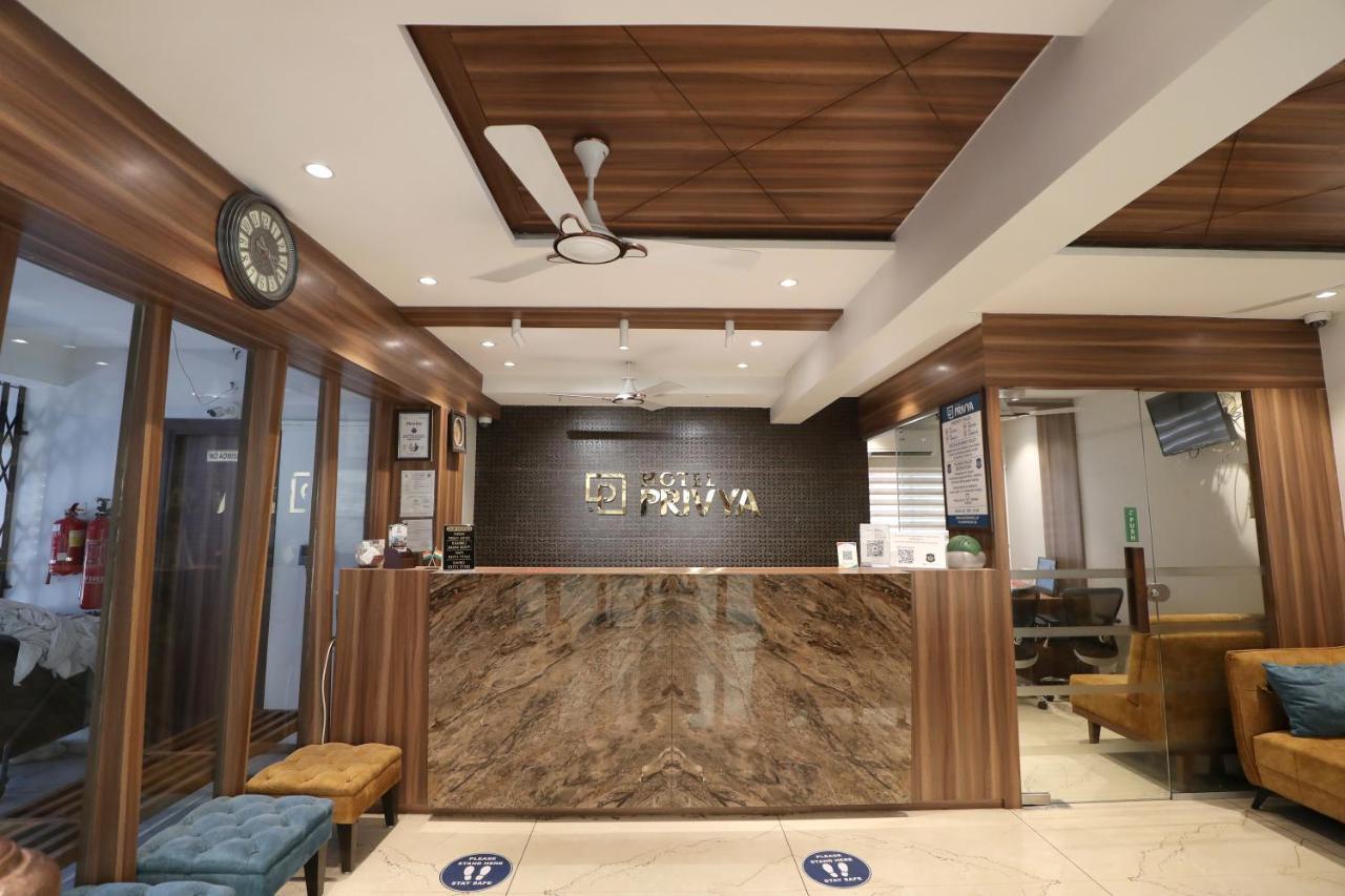 Hotel Privya Rooms And Banquet Surat Exterior foto